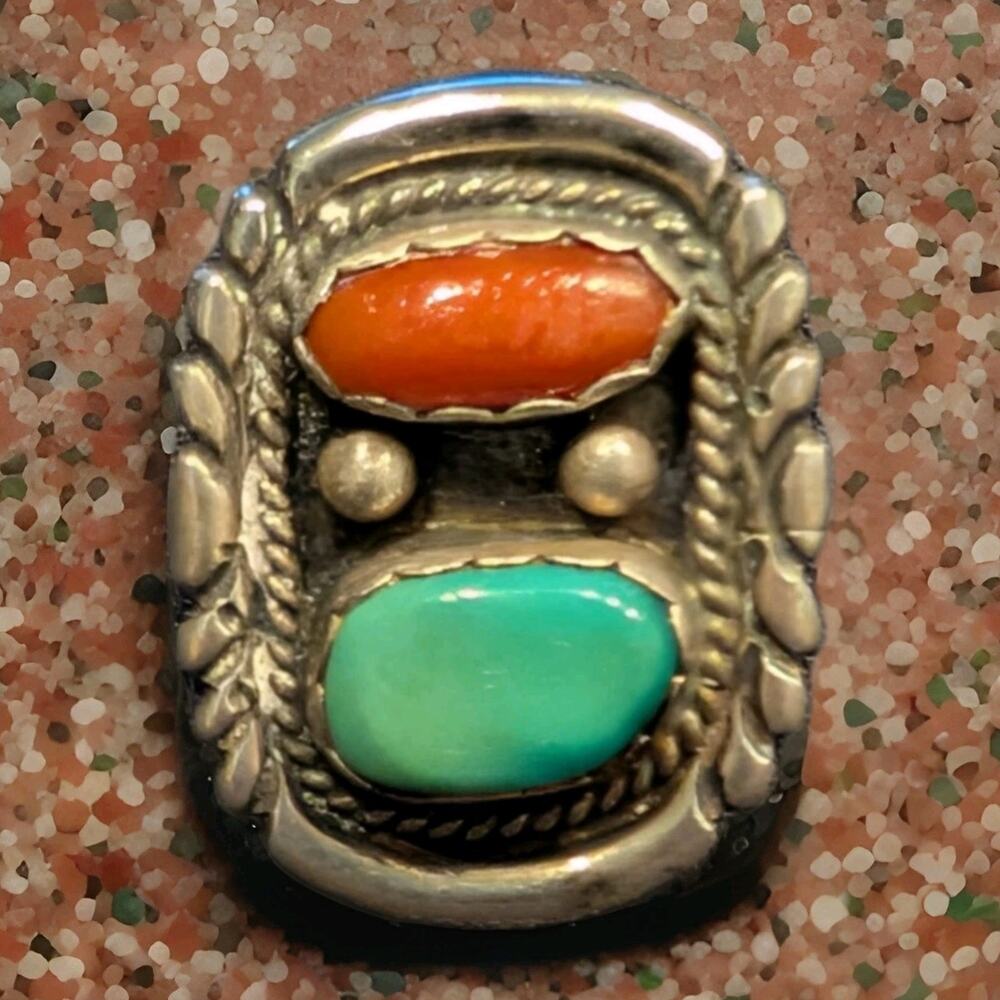 VINTAGE NAVAJO TURQUOISE CORAL STERLING SILVER RING OLD STYLE SIZE 7.5 ENGRAVED